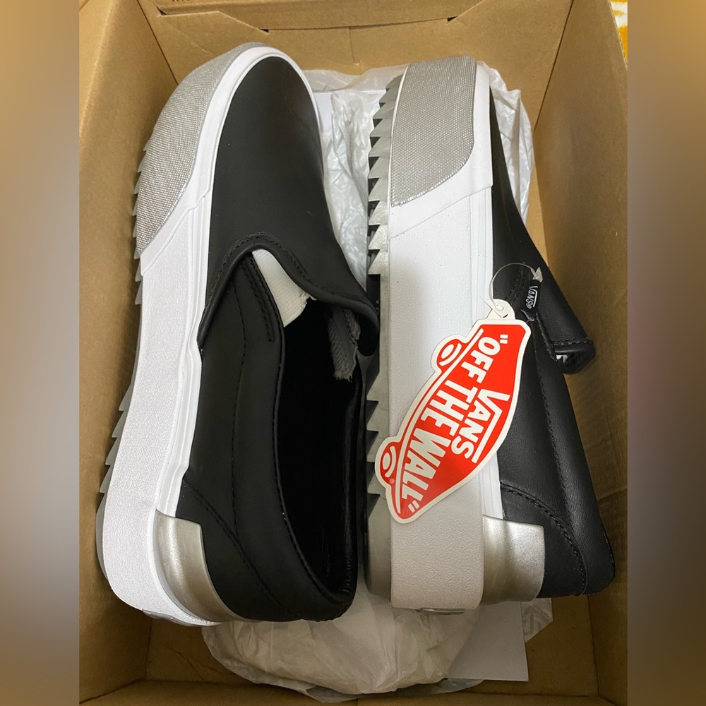 CLASSIC SLIP ON S| 7.5 women| NEW IN BOX
